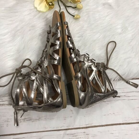 D Report Gladiator Girls Metallic Silver Sandals size 5 - Picture 5 of 8